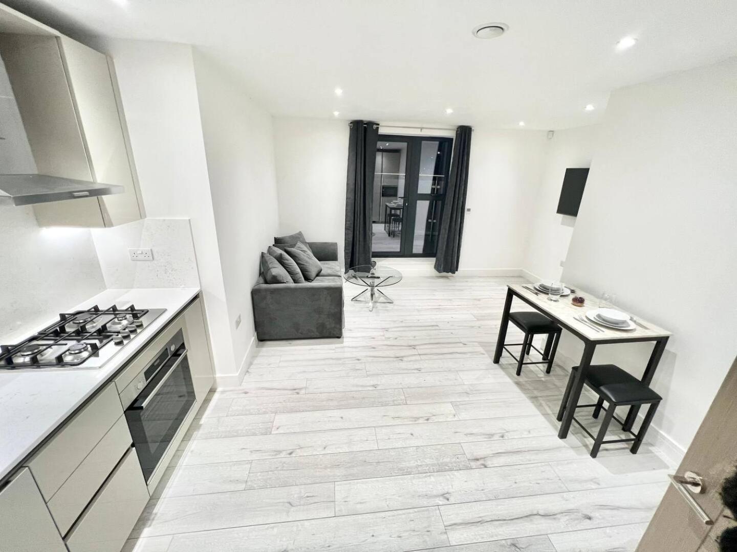 Queens Luxury Apartments Wembley Stadium - London Exterior photo